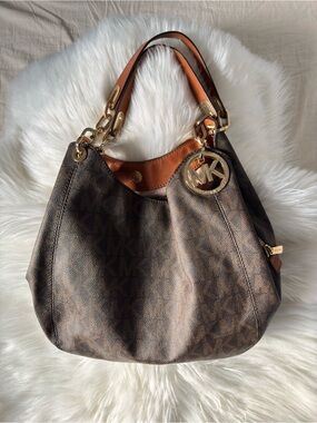Michael Kors💝💝Brown Logo Hobo Bag